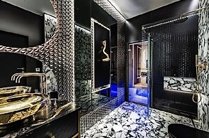 Apartments in Sky Tower with Bathtub near the window