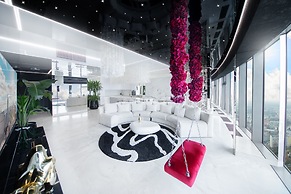 Apartments in Sky Tower with Bathtub near the window