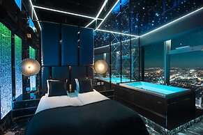 Apartments in Sky Tower with Bathtub near the window