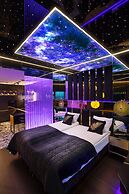 Apartments in Sky Tower with Bathtub near the window