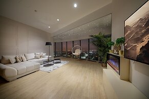 Apartments in Sky Tower with Bathtub near the window
