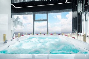 Apartments in Sky Tower with Bathtub near the window