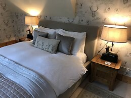 Highland Bear Lodge & Luxury Bear Huts