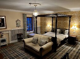 Highland Bear Lodge & Luxury Bear Huts