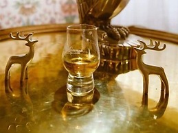 Highland Bear Lodge & Luxury Bear Huts