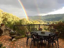 Highland Bear Lodge & Luxury Bear Huts