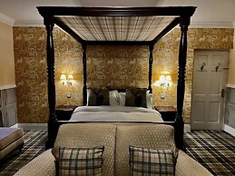 Highland Bear Lodge & Luxury Bear Huts