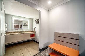 Travelodge Inn & Suites by Wyndham Bell Los Angeles Area