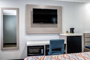 Travelodge Inn & Suites by Wyndham Bell Los Angeles Area