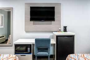 Travelodge Inn & Suites by Wyndham Bell Los Angeles Area