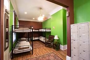 Auberge Nouvelle Orleans Hostel