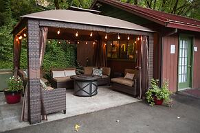 Morrison's Rogue River Lodge