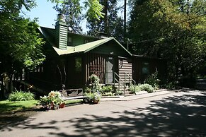 Morrison's Rogue River Lodge