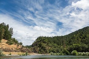 Morrison's Rogue River Lodge