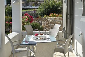 Naoussa Hills Boutique Resort - Adults Only