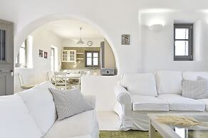 Naoussa Hills Boutique Resort - Adults Only