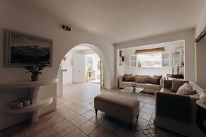 Medusa Beach Resort and Suites