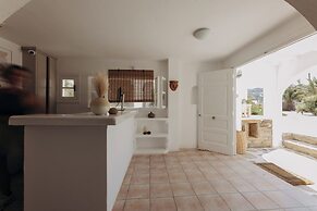 Medusa Beach Resort and Suites