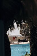 Medusa Beach Resort and Suites