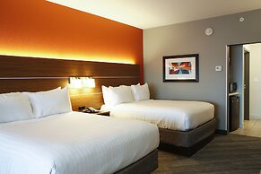 Holiday Inn Express & Suites Louisville Downtown by IHG