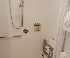 Holiday Inn Express & Suites Louisville Downtown by IHG