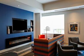 Holiday Inn Express & Suites Louisville Downtown by IHG