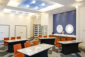 Holiday Inn Express & Suites Louisville Downtown by IHG