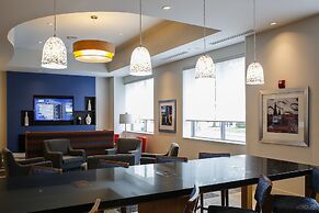 Holiday Inn Express & Suites Louisville Downtown by IHG