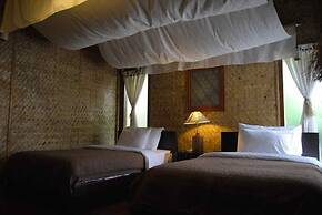 Kampung Sampireun Resort & Spa