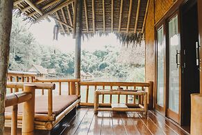 Kampung Sampireun Resort & Spa