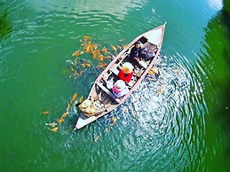 Kampung Sampireun Resort & Spa