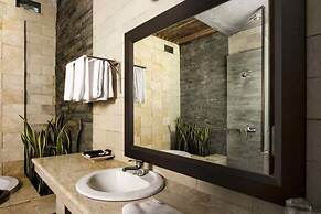 Kampung Sampireun Resort & Spa