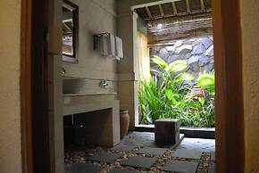 Kampung Sampireun Resort & Spa