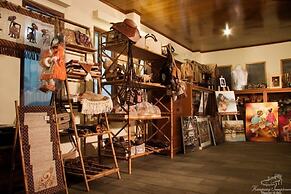 Kampung Sampireun Resort & Spa