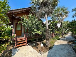 Baan Siriporn Resort