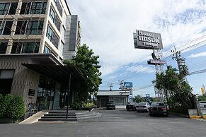 Grand Ratchapruek Hotel