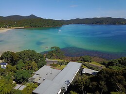 Tipi and Bob's Waterfront Lodge