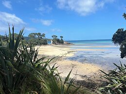 Tipi and Bob's Waterfront Lodge
