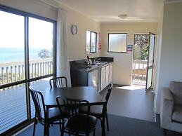 Tipi and Bob's Waterfront Lodge