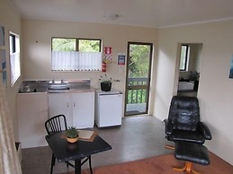 Tipi and Bob's Waterfront Lodge