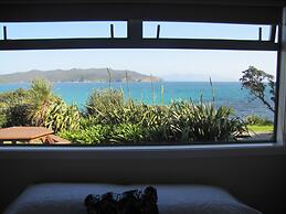 Tipi and Bob's Waterfront Lodge