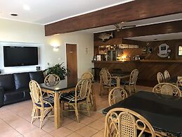 Tipi and Bob's Waterfront Lodge