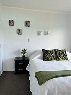 Tipi and Bob's Waterfront Lodge