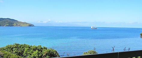 Tipi and Bob's Waterfront Lodge