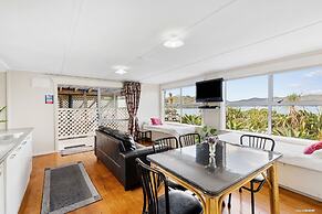 Tipi and Bob's Waterfront Lodge