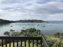 Tipi and Bob's Waterfront Lodge