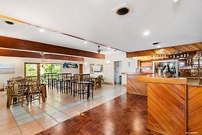 Tipi and Bob's Waterfront Lodge