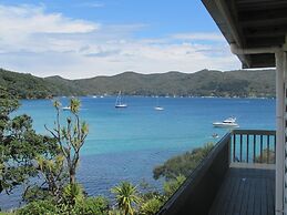 Tipi and Bob's Waterfront Lodge