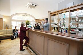 BRIT HOTEL Confort Le Revest Sainte Maxime