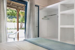 Metaxatos Apartments